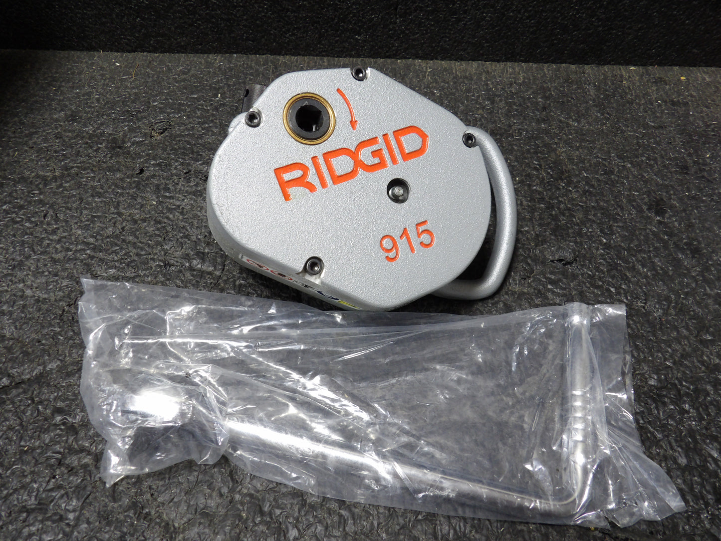 RIDGID Roll Groover: Screw Feed Actuation, Mounts On 3FE64/3Z987/4CPC4 (CR00861-WTA24)
