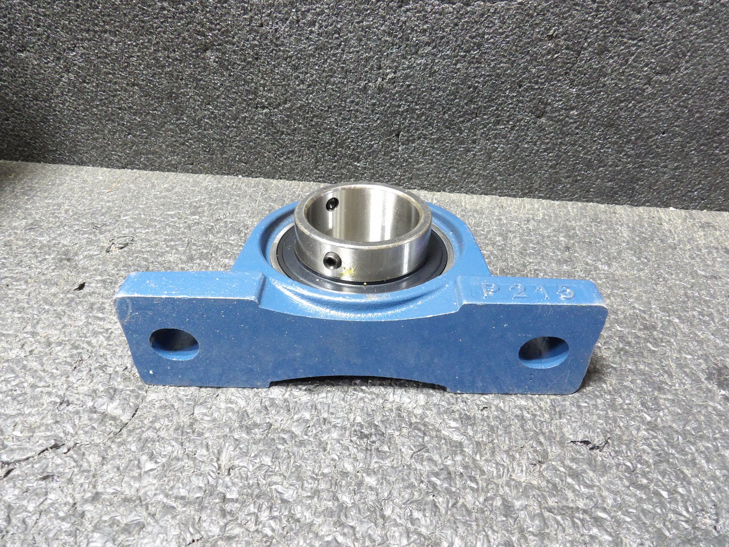 TRITAN Pillow Block Bearing: 2 15/16 in Bore Dia., Set Screw, Cast Iron, UCP215-47 (CR00862-WTA27)
