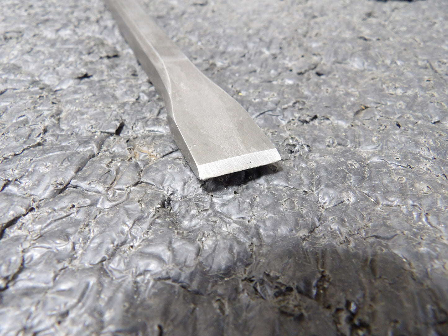 Air Hammer Chisel, Flat, Square Shank, 7-1/4 OAL (CR00887-WTA22)