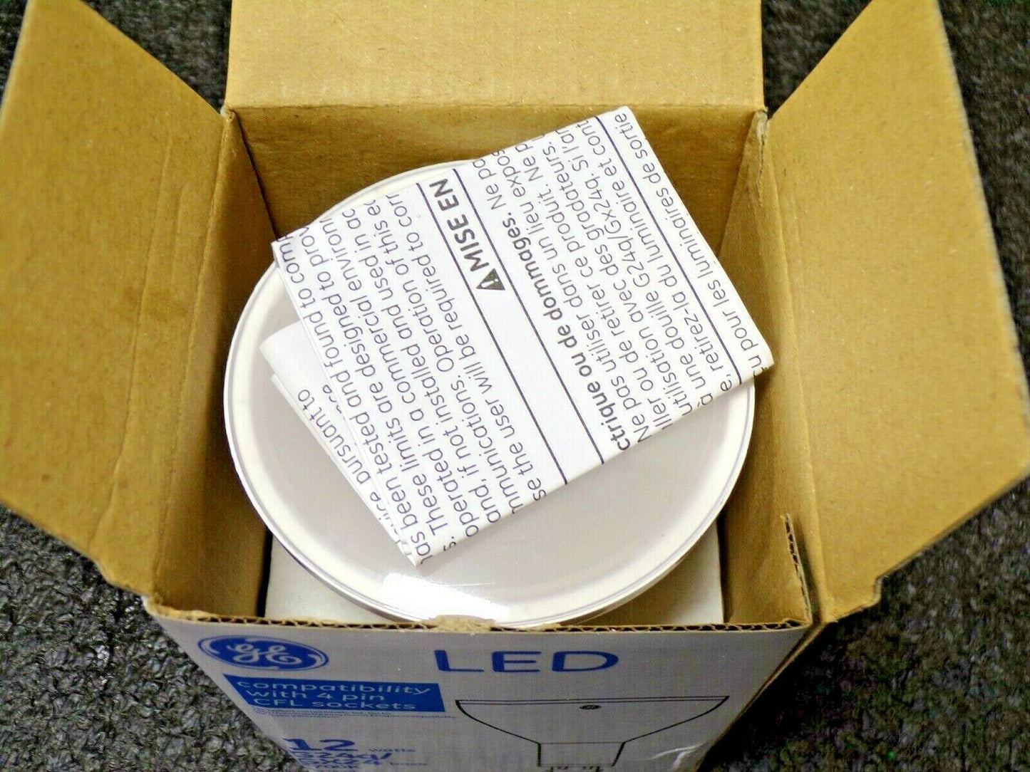 (1) GE Lighting LED12G24q-V/827 PL Vert LED Lamp, 950 lm (183814789236-WTA01)