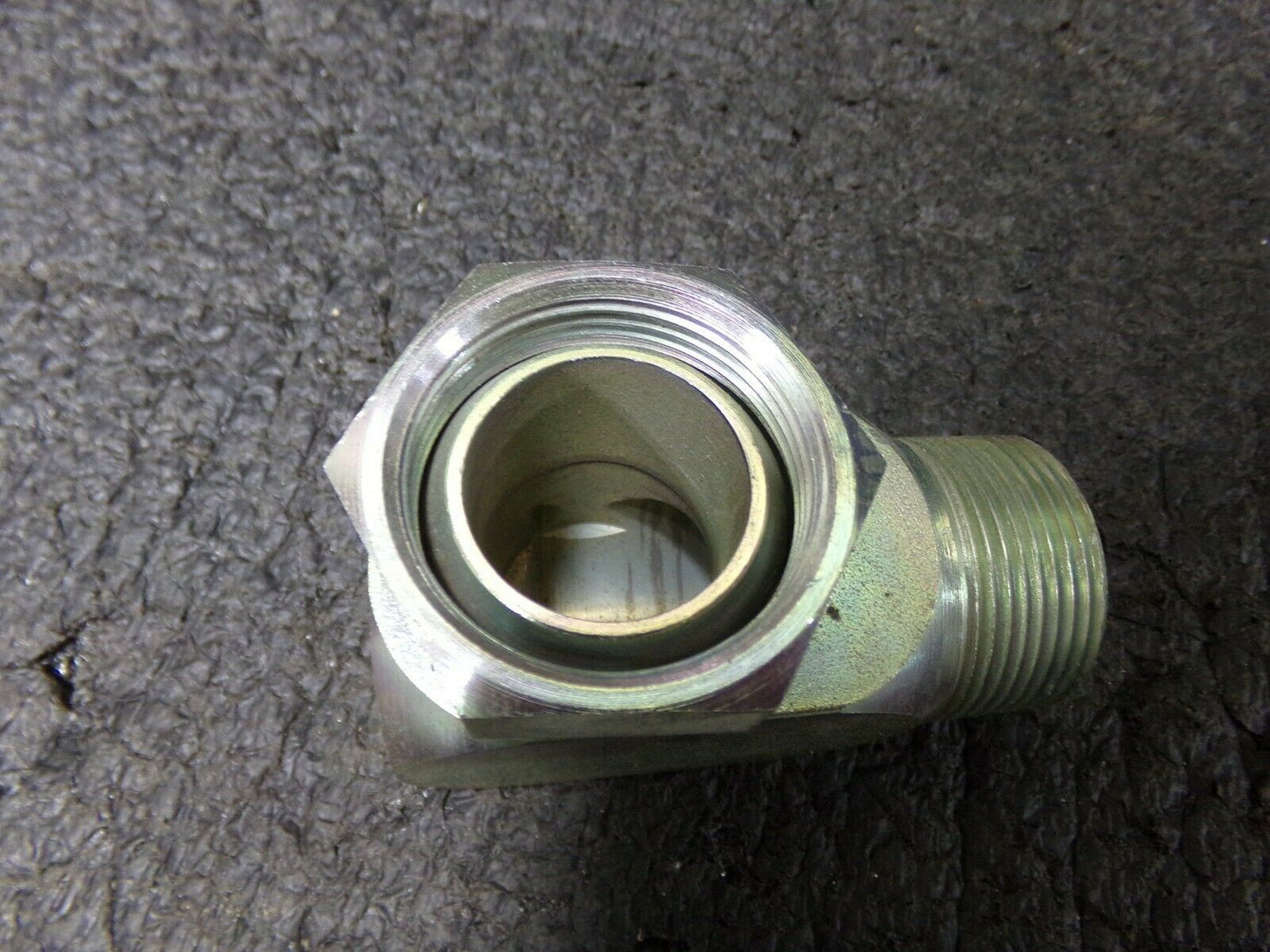 Aeroquip 2047-20-20S Adapters - ADAPTER (183959966624-NBT21)