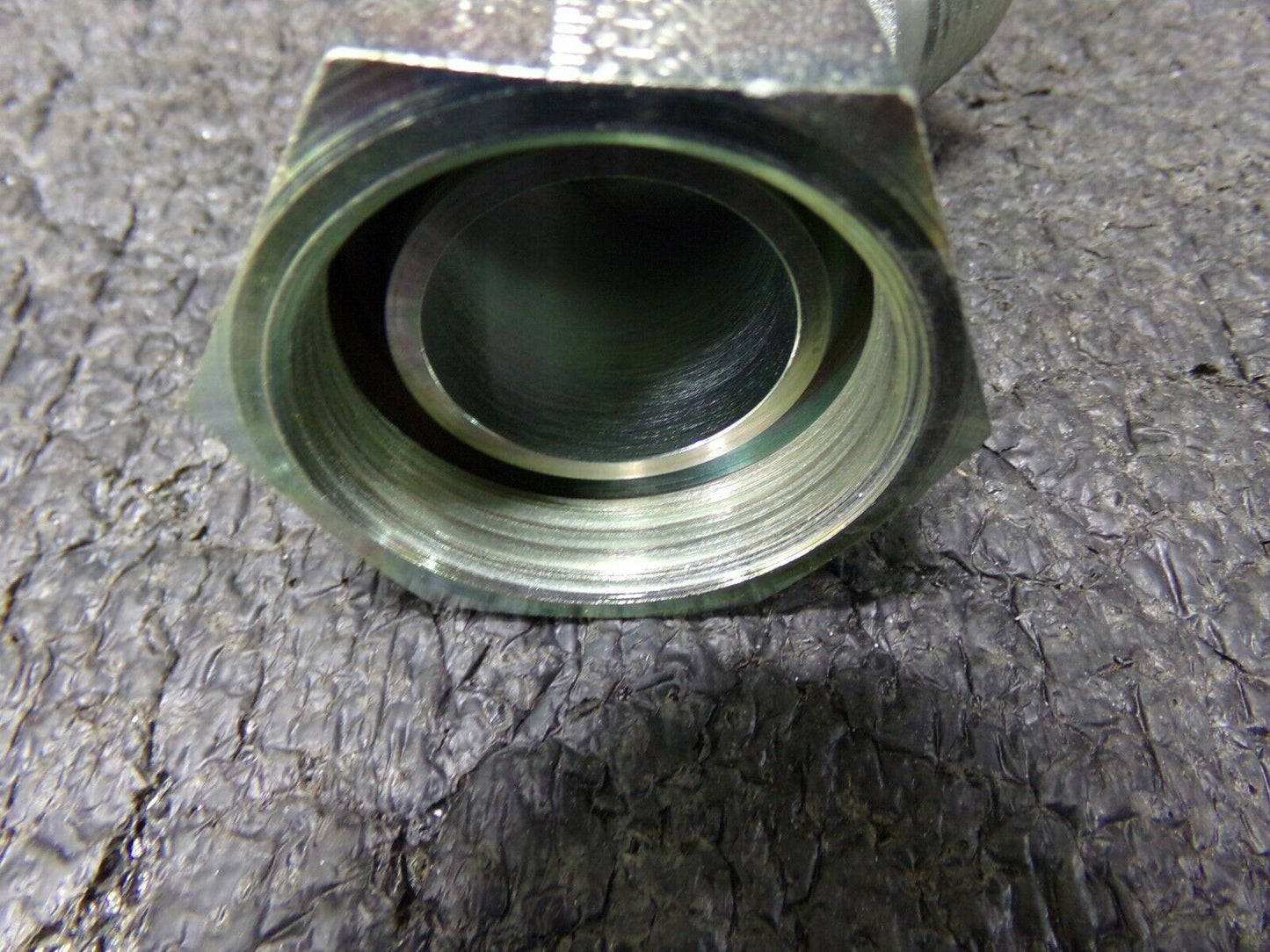 Aeroquip 2049-20-20S Adapters - Adapter, NPTF/SM 45 elbow (183960062973-NBT21)