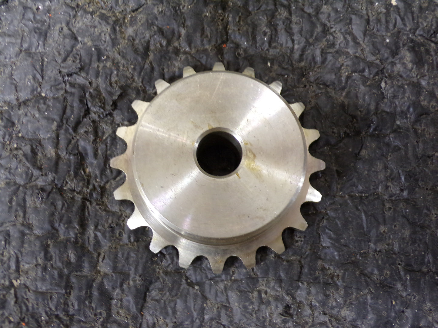 U.S. Tsubaki 3/8" Chain Pitch, Chain Size 35, 20 Tooth Plain Bore Sprocket (CR00091-WT40)