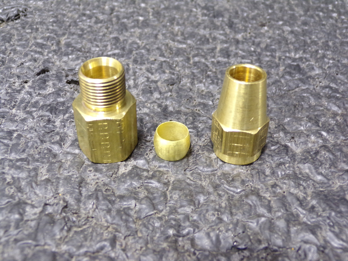 5pk, ADAPTER, TUBE TO PIPE, 3/8", AIR BRAKE COMPRESSION, 1/4", FEMALE PIPE, BRASS, FEMALE CONNECTOR (CR00169-BT25)