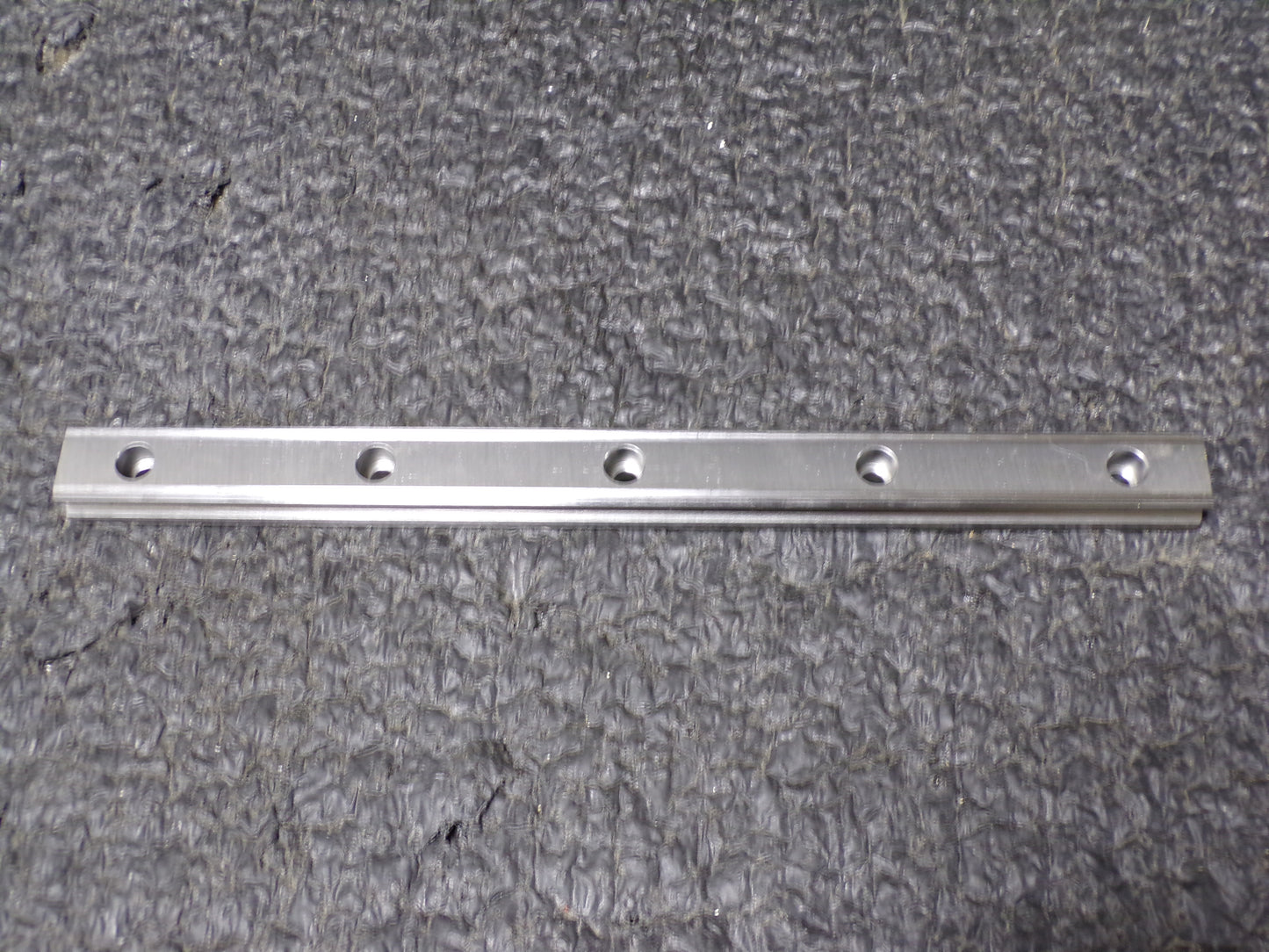 THK 280mm OAL x 20mm Overall Width x 16mm Overall Height Horizontal Mount SSR Rail (CR00230-BT27)