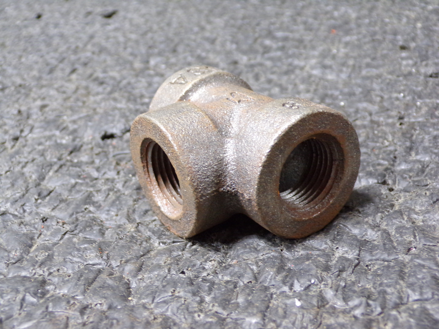 ANVIL Tee, FNPT, 1/2 in Pipe Size - Pipe Fitting (CR00293-BT06)