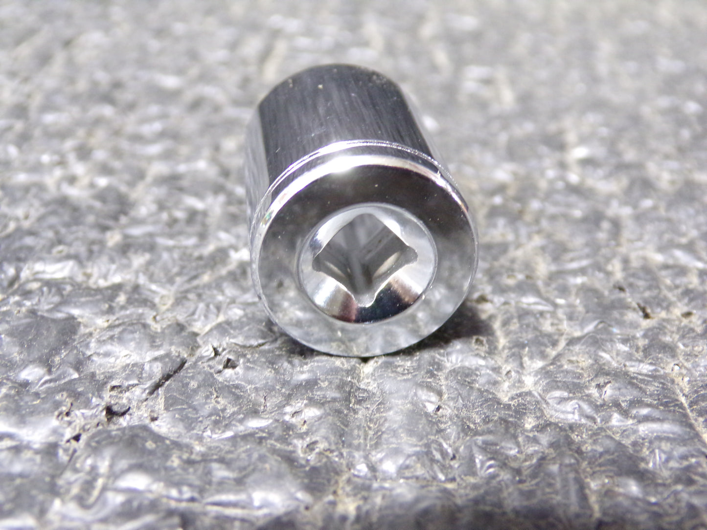 WESTWARD 9/16 Socket, 1/4 in Drive Size, Chrome Vanadium (CR00378-BT21)