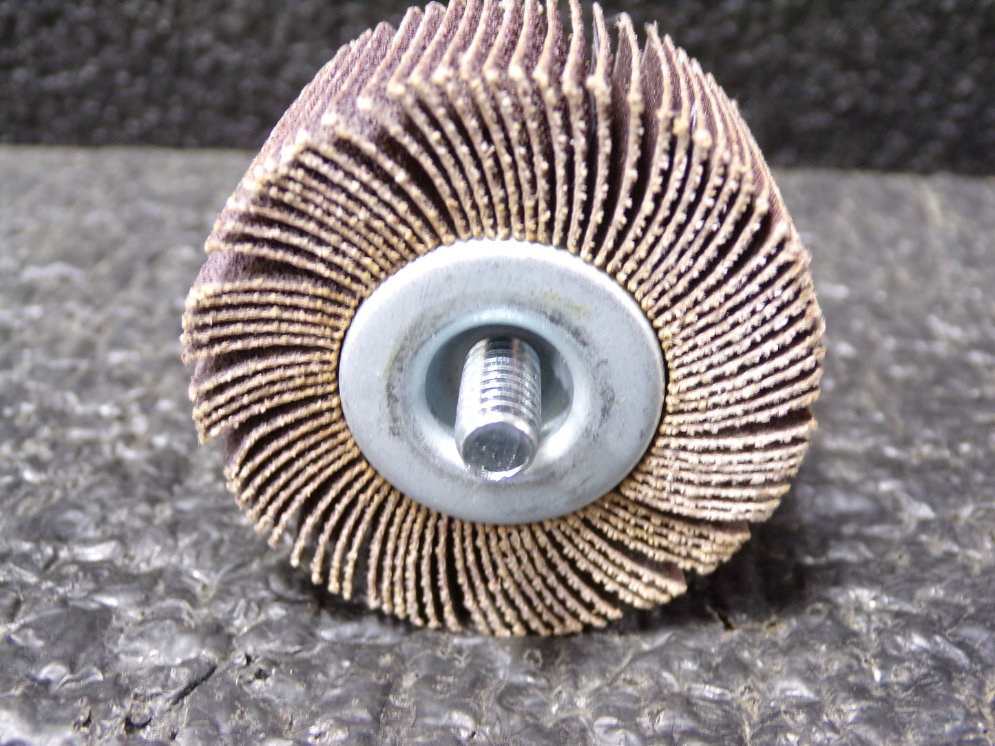 NORTON Coated, Threaded, Mounted Flap Wheel, Aluminum Oxide, 2 in Dia., 80 Grit (CR00424-WT34)