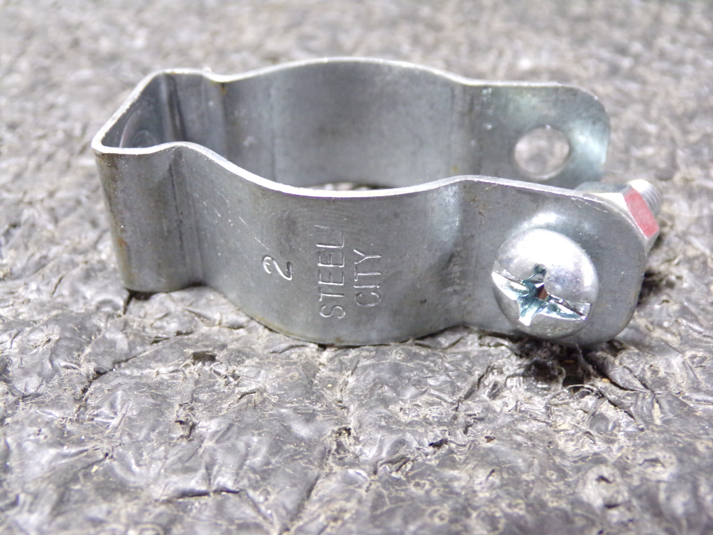 Thomas & Betts Conduit Hanger, Conduit and Cable Hangers, Steel, 1 in, PK 96 (CR00467-WTA11)