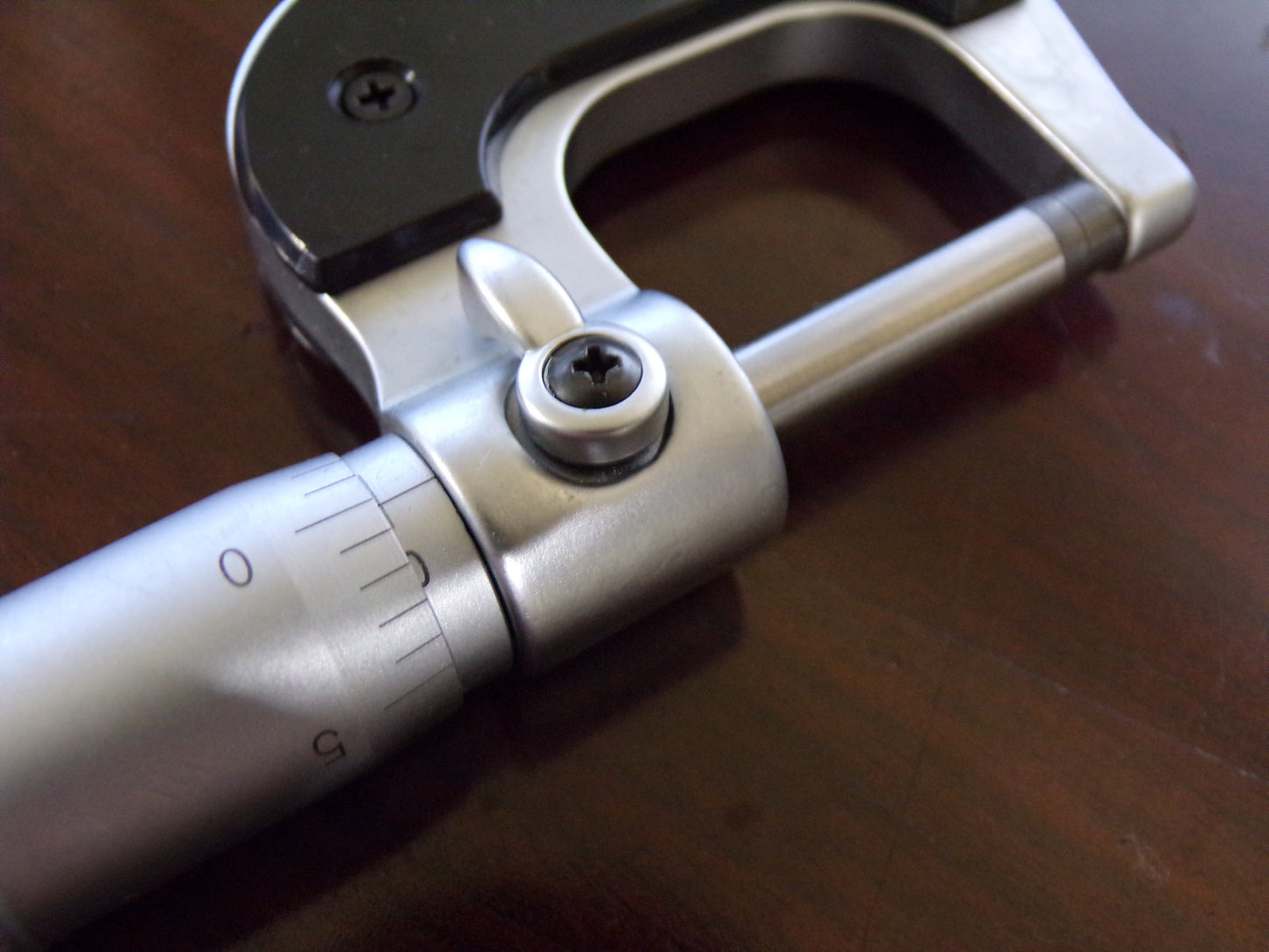 VALUE COLLECTION 0 to 1″ Range, 0.001″ Graduation, Mechanical Outside Micrometer Ratchet Stop Thimble (CR00721-WTA19)