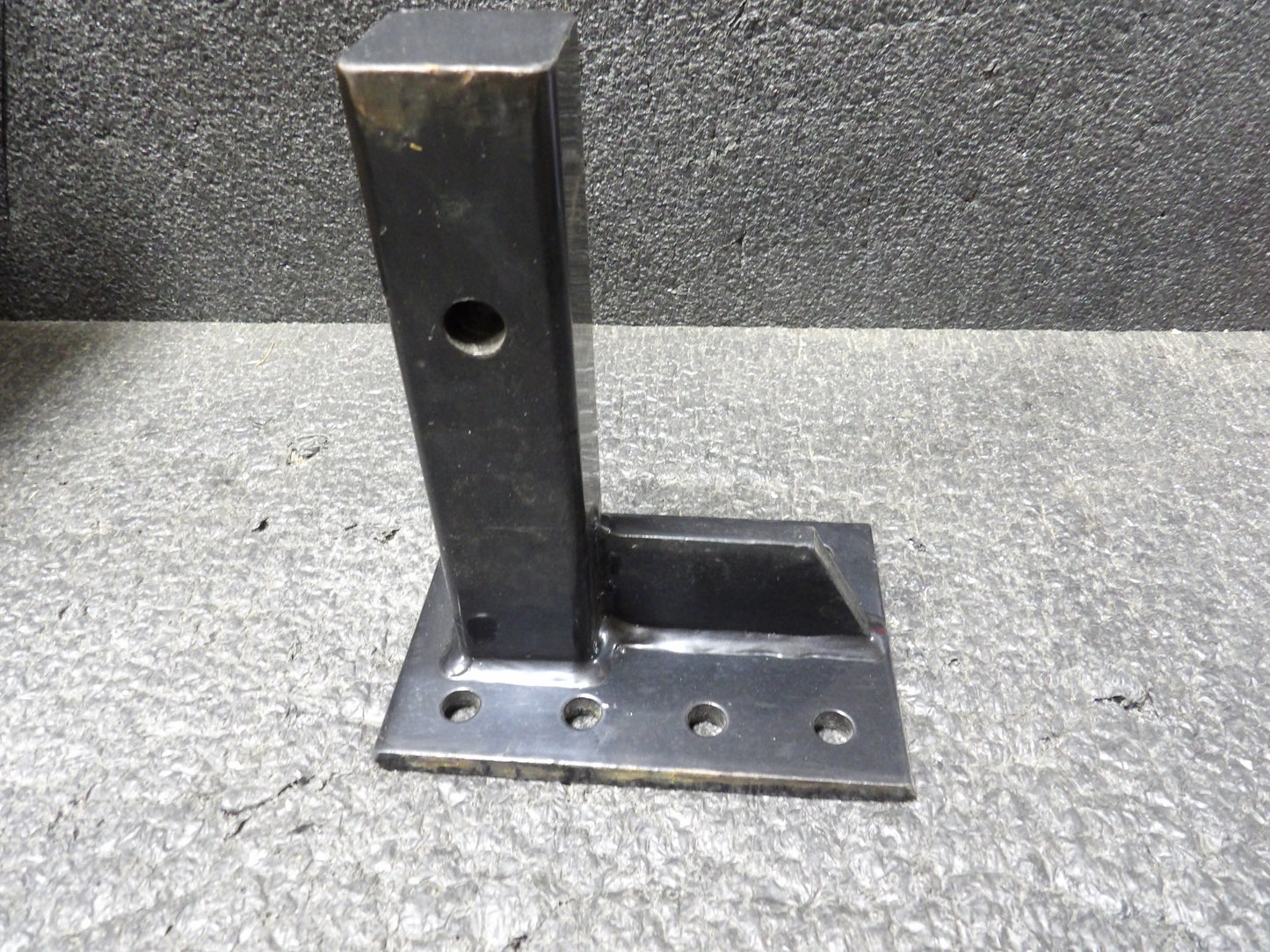 BUYERS PRODUCTS  14,000 Lb Capacity Pintle Mounting Plate (CR00863-WTA27)