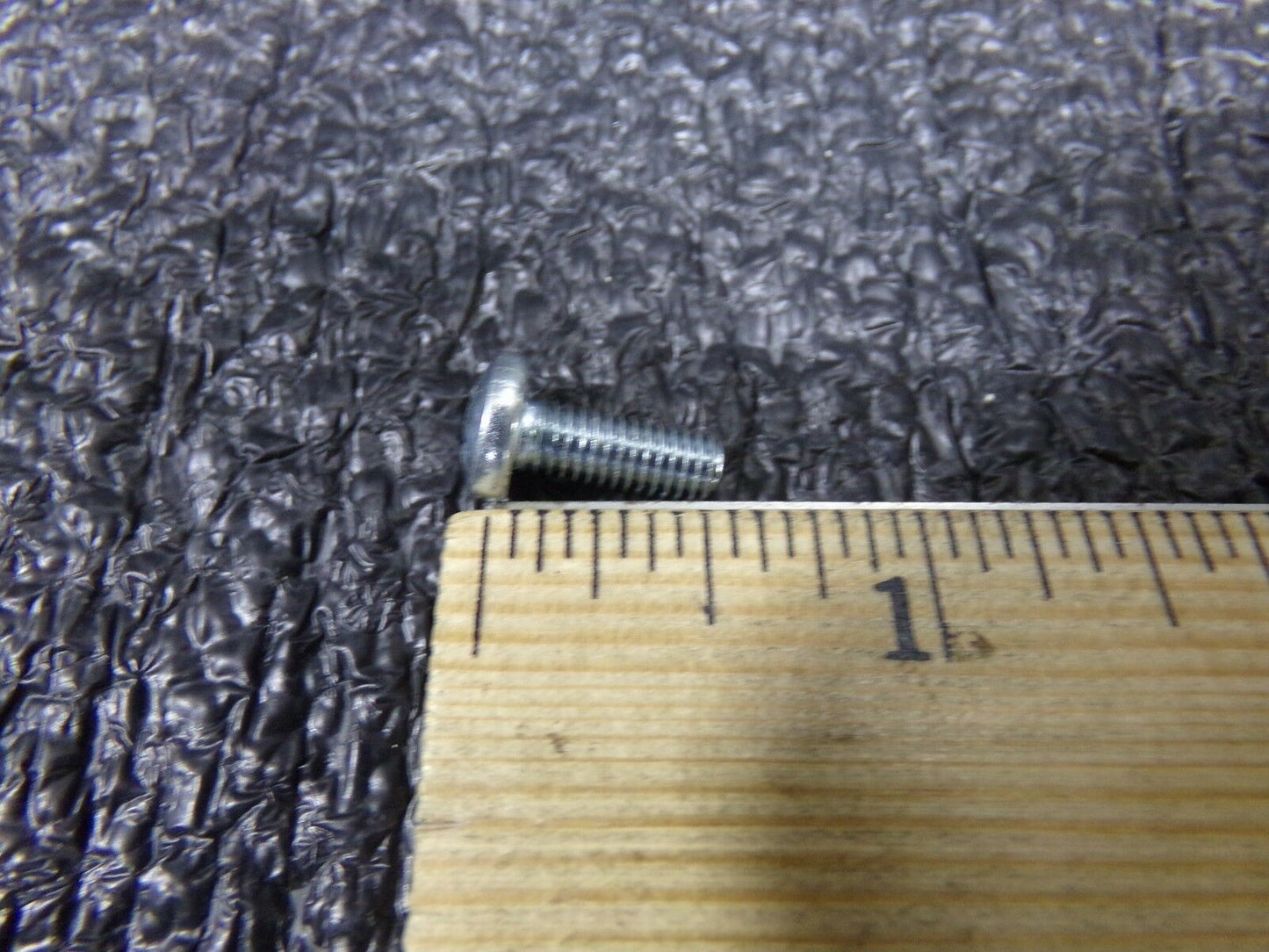 #10-32 Machine Screw, Carbon Steel, 1/2" L, 500 PK (183580788818-WTA35)