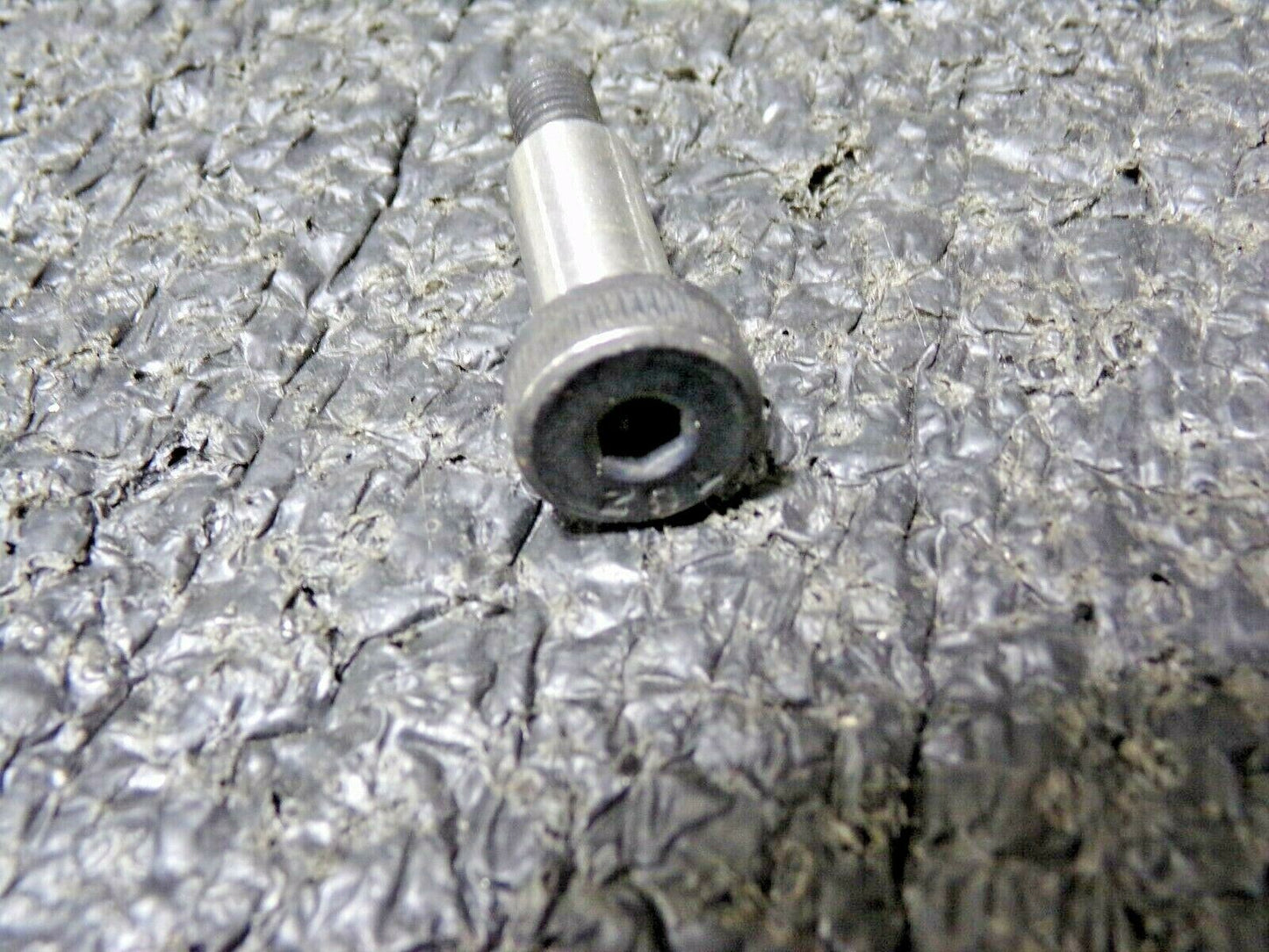 12.9 Alloy Steel, Shoulder Screw, M6 x 1mm, 20mm Shoulder L., 5 Pk, 6EU32 (183705395082-WTA30)