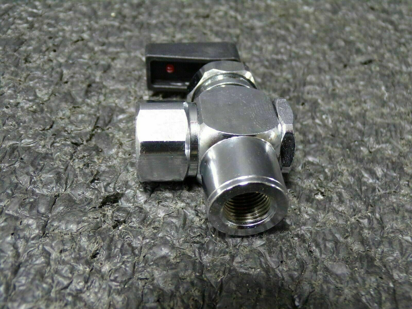 Brass FNPT x FNPT Mini Ball Valve, Lever, 1/8" Pipe Size (183953924286-2F27)