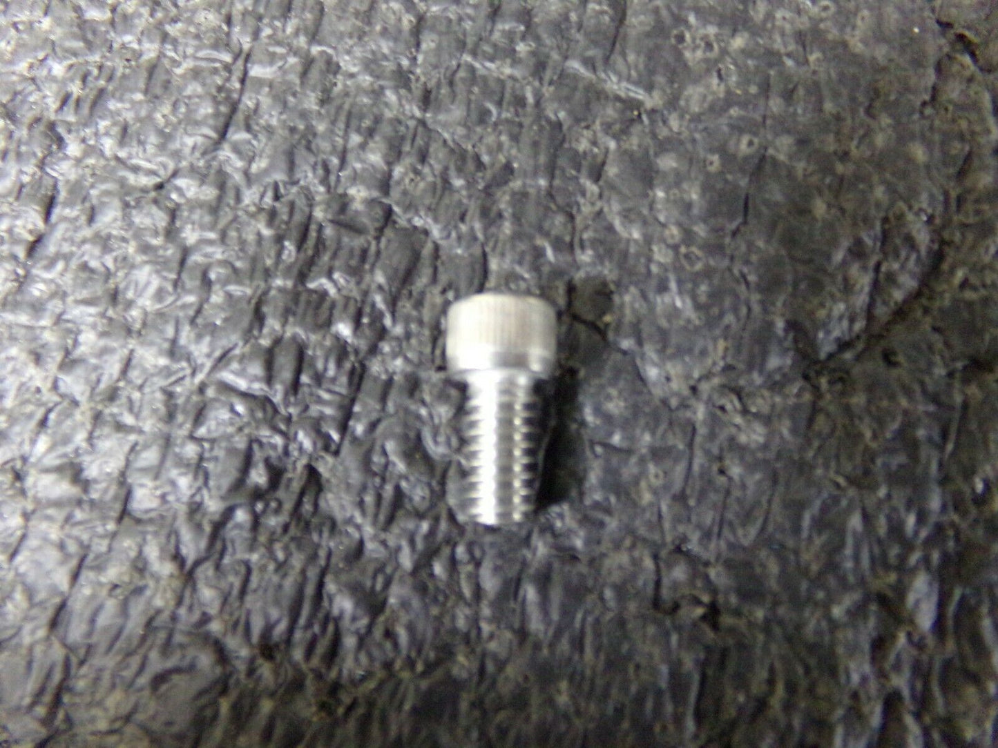 100 BRIGHTON BEST 1/4-20 X1/2 STAINLESS  SOCKET HEAD CAP SCREW (183958180096-NBT16)