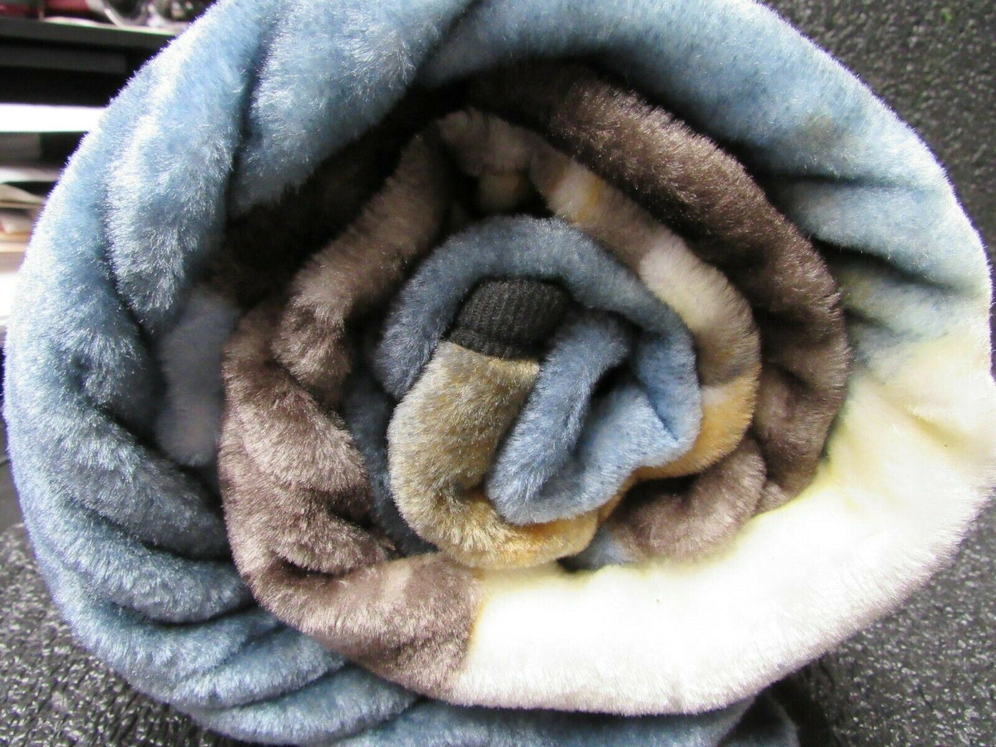 Soft Throw Blanket Eagle, Extra Long 40”x 68" Plush, Rachelle (184158311706-WTA06)
