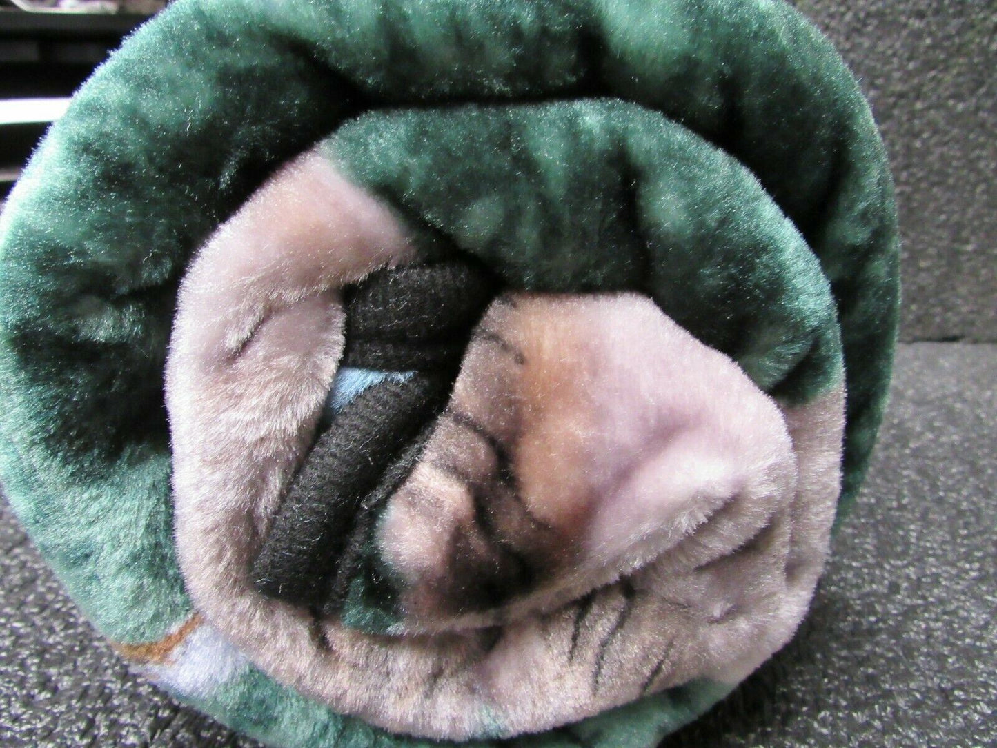 Soft Throw Blanket Wolf, Extra Long 40”x 68" Plush, Rachelle (184158377859-WTA06)