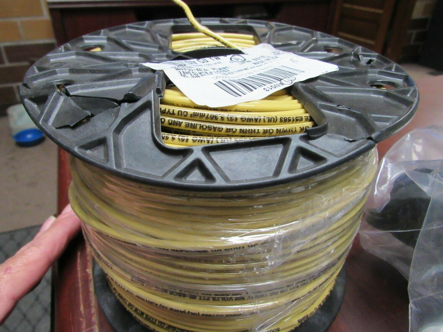 Southwire Company Building Wire, 500', 600VAC 12 AWG THHN, Yellow, 22969001 (184329762702-BT17)