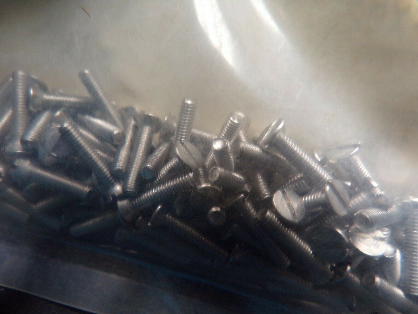 (100) FABORY M2.5-0.45mm Machine Screw Flat Slotted A2 SS Plain 12 mm L 6HE72 (184478874100-BT20(A))