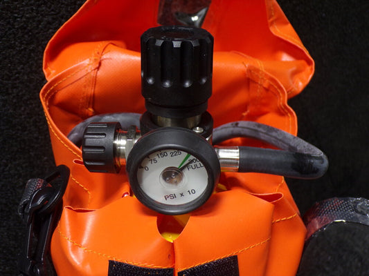 SCOTT SAFETY Emergency Escape Breathing Apparatus, NIOSH Approval TC-13F-530, 15 min. Escape Duration, 2014226  (SQ3142860-WT11)