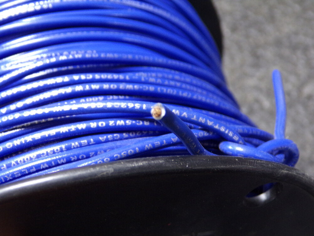 Southwire 16 AWG, 26 Strand, Blue Machine Tool Wire PVC, Acid, Moisture and Oil Resistant, 500 Ft. Long (SQ9563144-WT06)