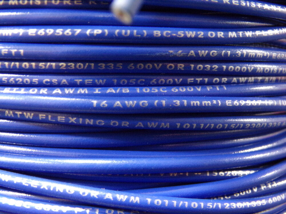 Southwire 16 AWG, 26 Strand, Blue Machine Tool Wire PVC, Acid, Moisture and Oil Resistant, 500 Ft. Long (SQ9563144-WT06)