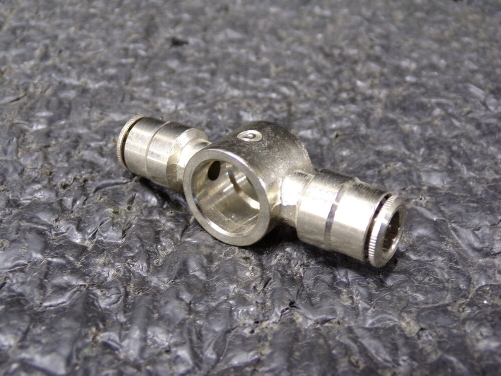 Nickel Plated Brass Tee Connector, 1/4" Tube Size x 1/2" Banjo (SQ3679185-WT32)