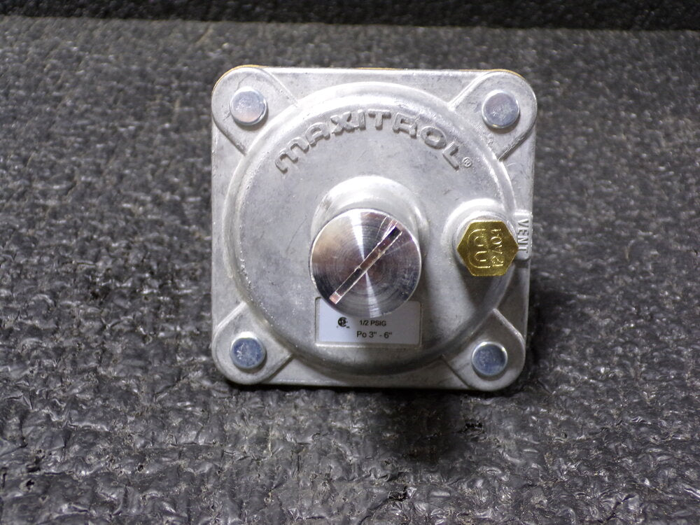 MAXITROL Gas Pressure Regulator, 2 psi, 3/4" NPT, 600000 BtuH (SQ1072895-WT32)