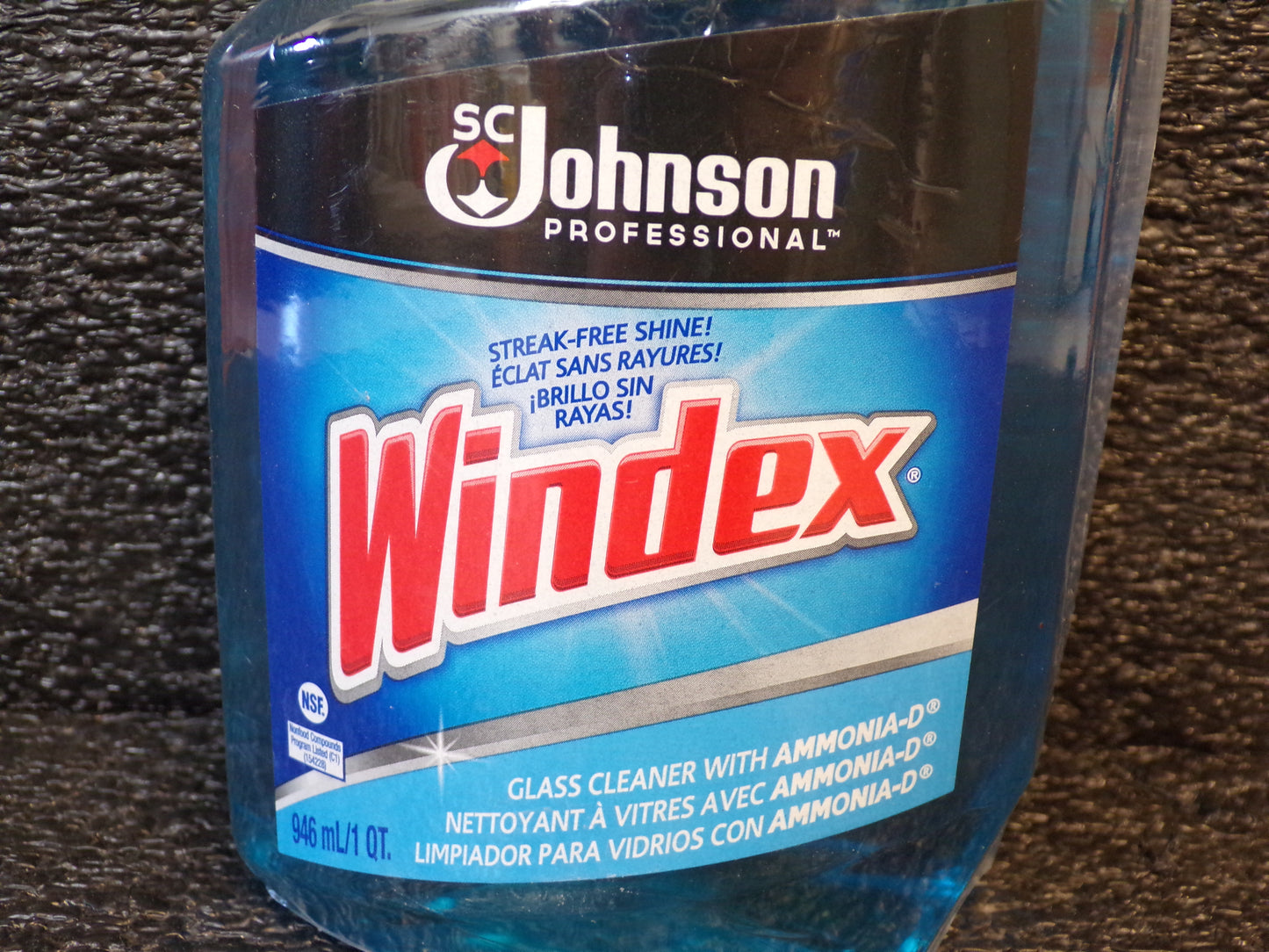 Windex 32 oz Glass Cleaner with Ammonia-D Capped with Trigger (CR00018-K02)