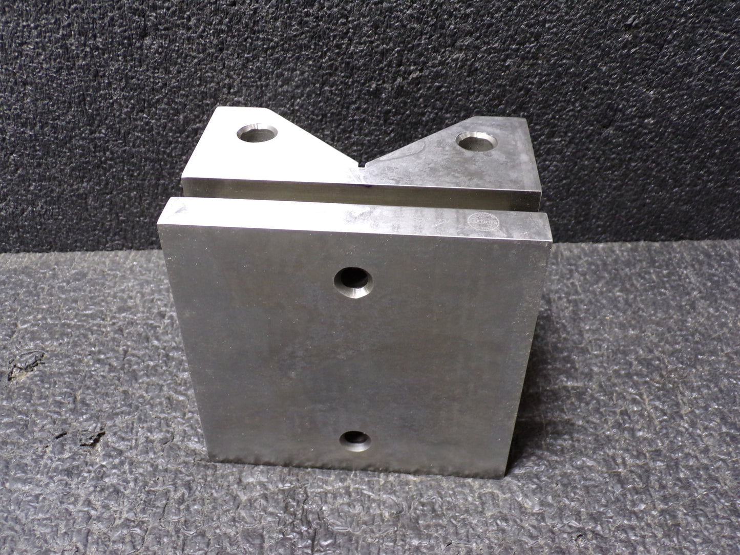 Suburban Tool 4-3/8" Max Capacity, 90° Angle, Hardened Steel V-Block 6" Long x 6" Wide x 4" High, Sold as Individual (CR00109-X03)