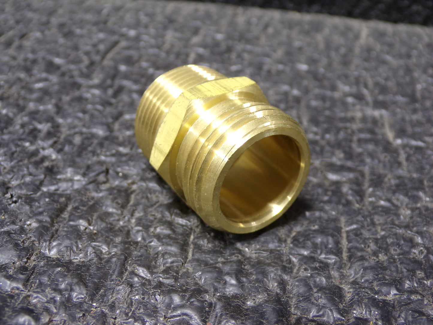 WESTWARD Garden Hose Adapter, Fitting Material Brass x Brass, Fitting Size 3/4 in x 3/4 in (CR00188-BT26)