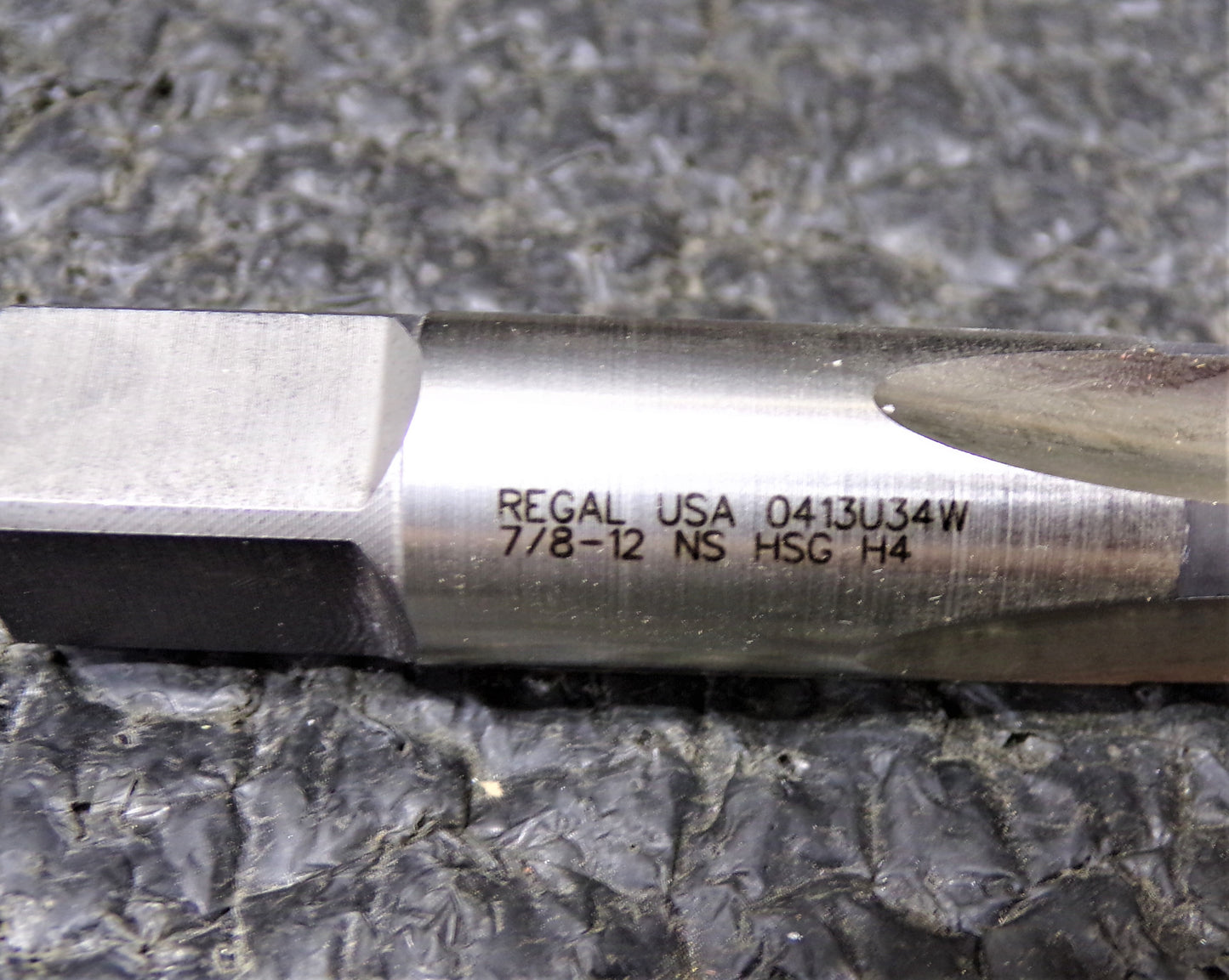 Regal Cutting Tools 7/8-12 UNS H4 4-Flute Bright Finish High Speed Steel Straight Flute Standard Hand Tap (CR00258-BT01)