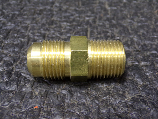 EATON WEATHERHEAD Hydraulic Hose Adapter, Brass, Fitting Size 1/2 in x 5/8 in (CR00297-WT30)
