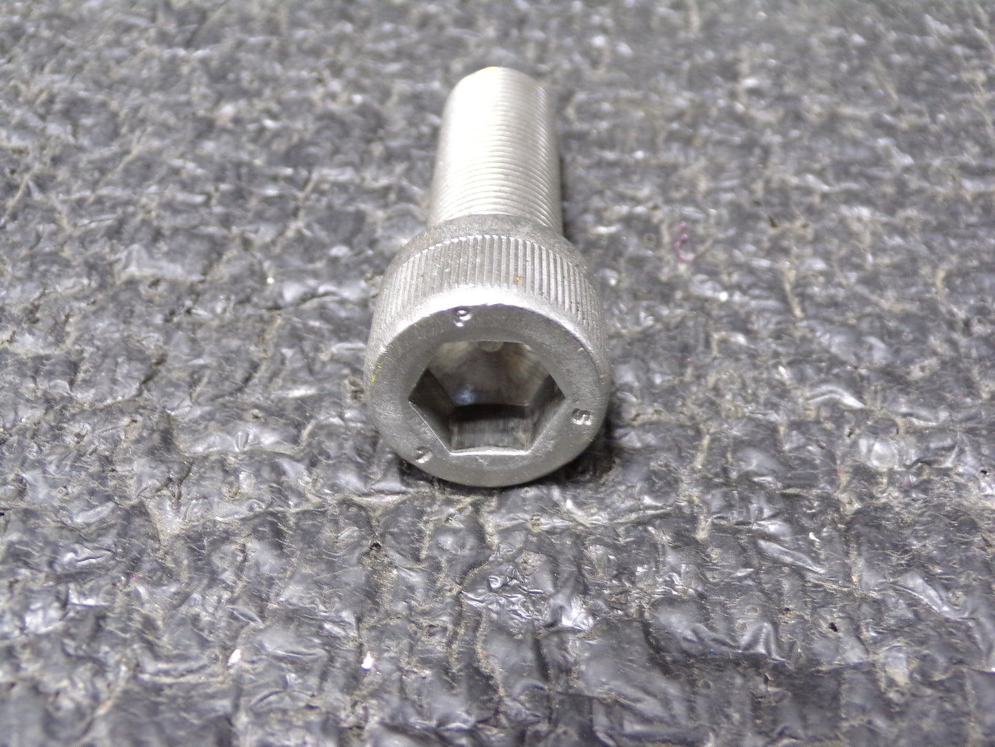 Cylindrical, Socket Head Cap Screw, 5/8"-18, Stainless Steel, 18-8, Plain, 2 in Length (CR00386-BT22)