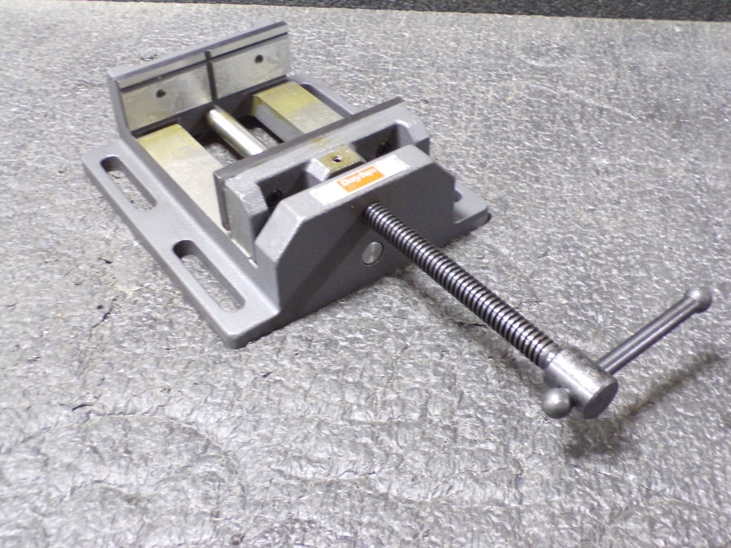 DAYTON Machine Vise, Standard, Fixed Base, 6 in Jaw Opening, 6 in Jaw Width (CR00463-WTA11)