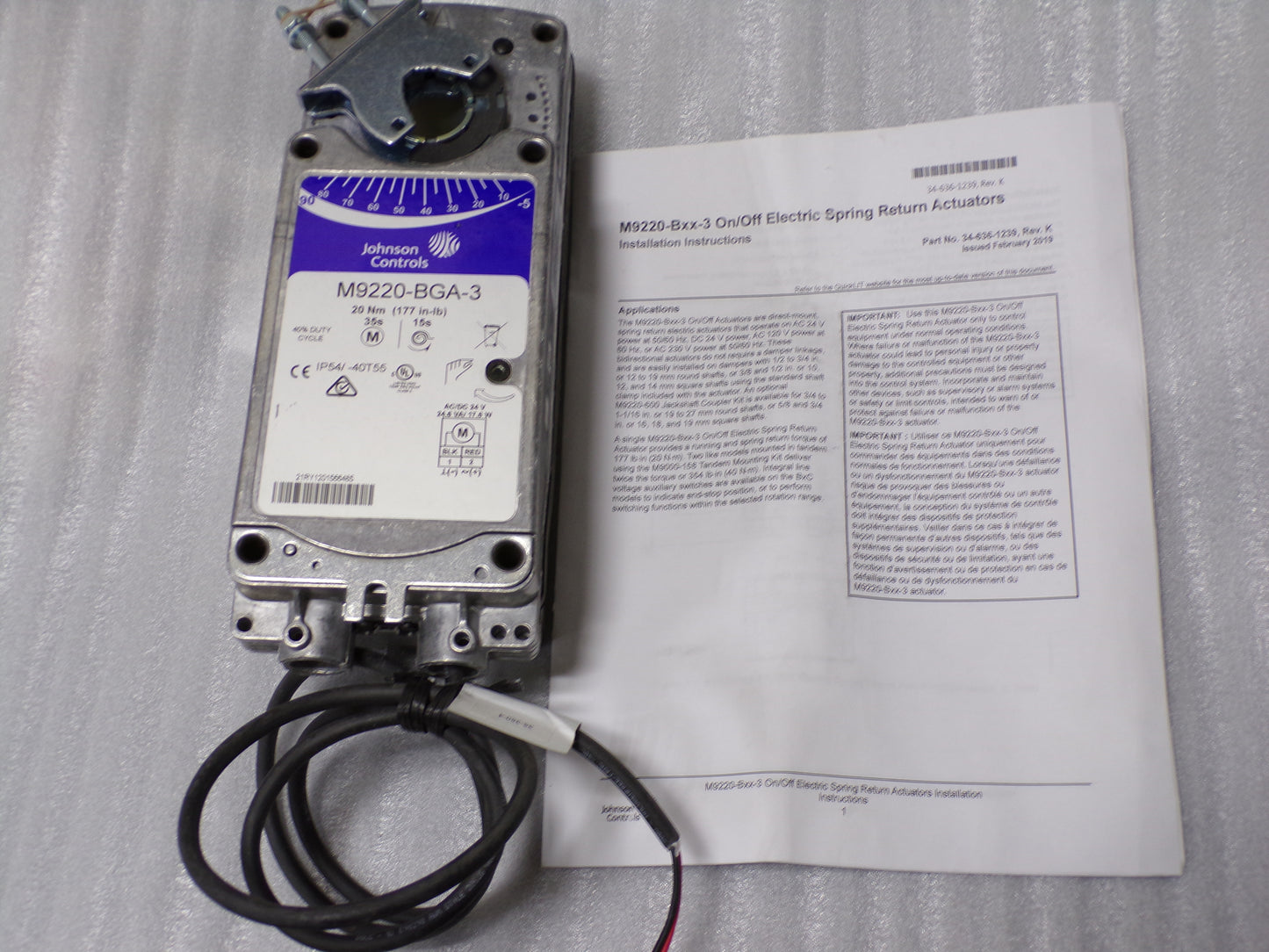 JOHNSON CONTROLS 24V AC/DC On/Off Electric Actuator, -40° to 131°F, 177 in-lb, 24 to 57 sec, Includes: Anti Rotation (CR00555-WTA14)