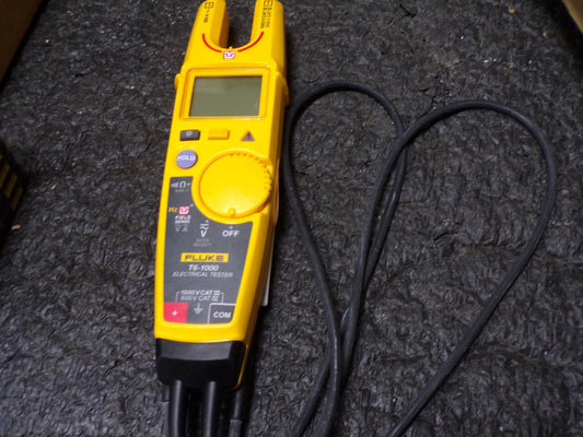 FLUKE Split Digital Clamp Meter, 0.7 in (18 mm) Jaw Capacity, CAT III 1000V, T6-1000/WWG (CR00627-X02)