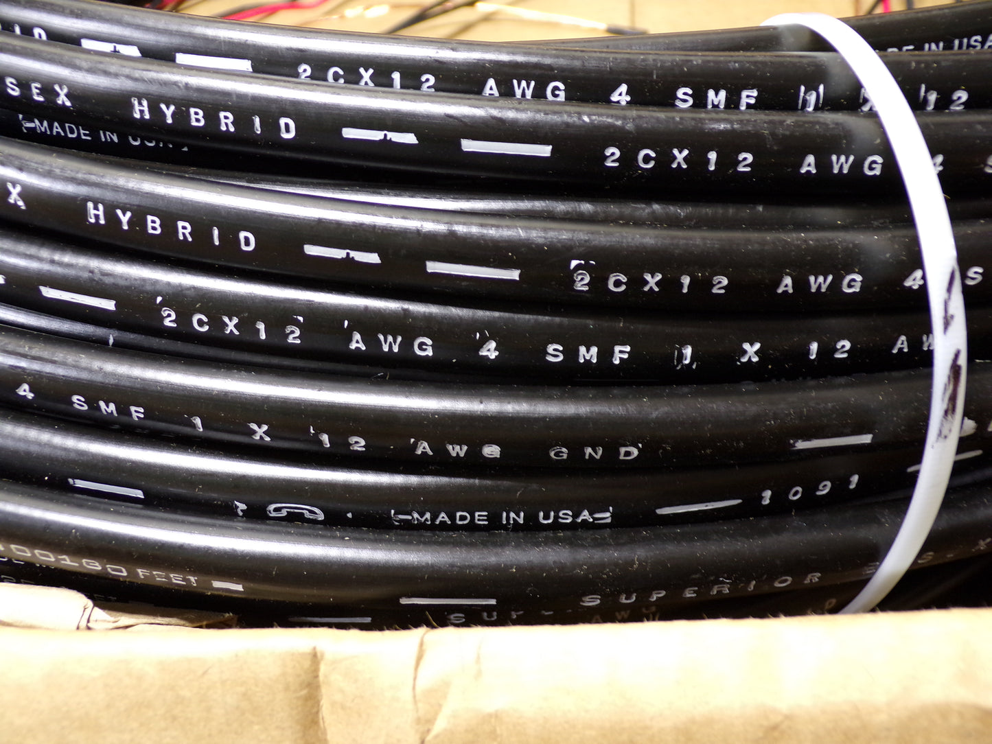 Superior Essex Hybrid Cable, 2 Fiber, 2-12AWG Copper, 1 Ground, 240 Feet Length (CR00713-WTA19)