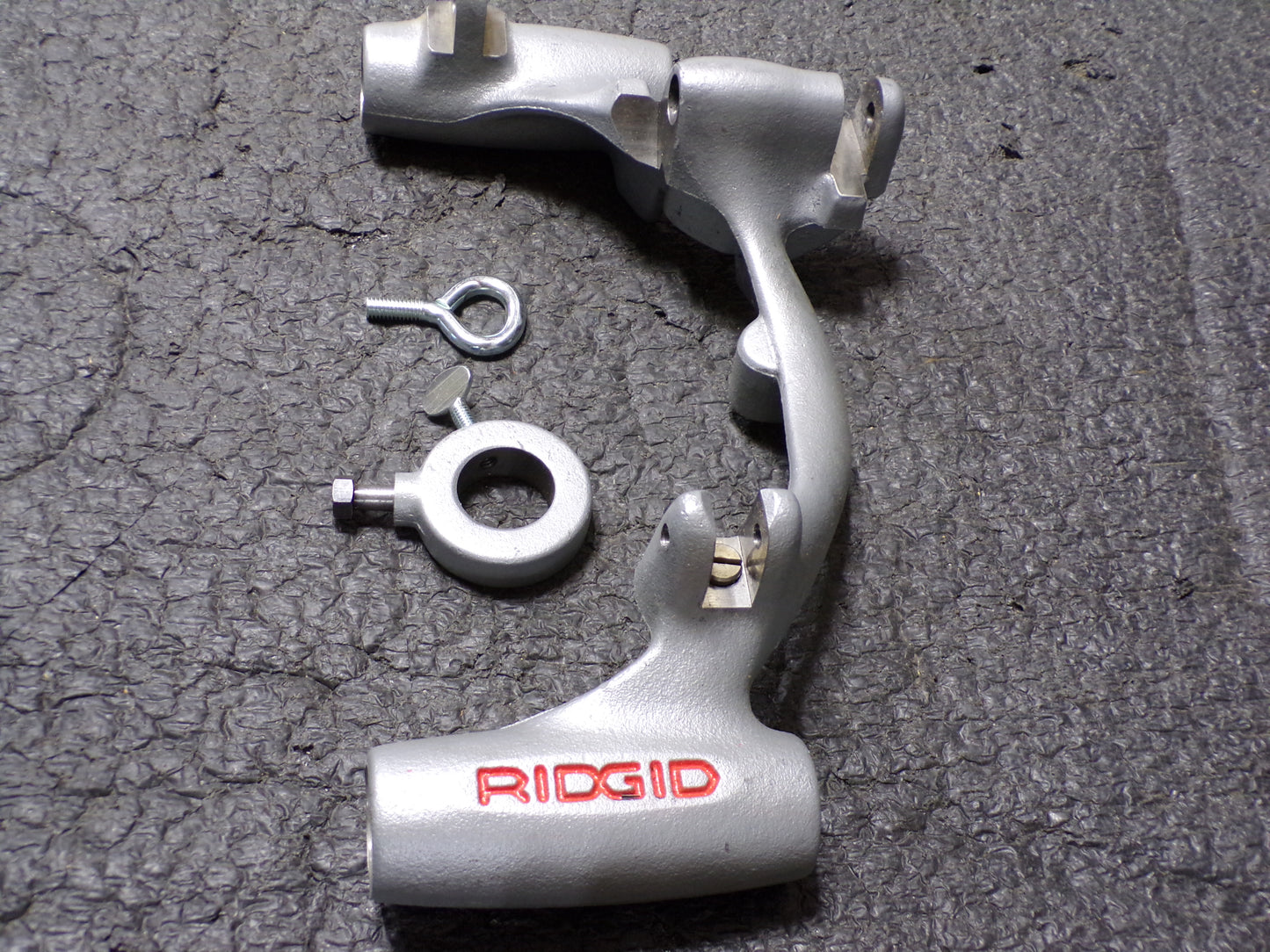 RIDGID Replacement Carriage 68815 For Use With 15682 Pipe Threading Machine (CR00749-WTA20)