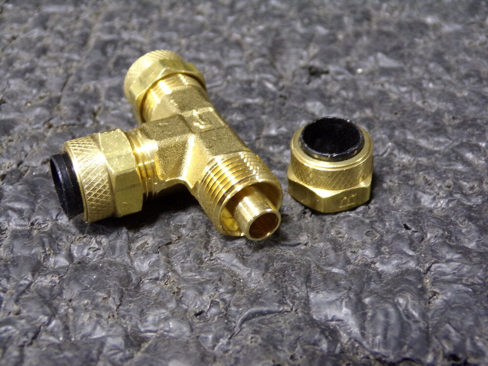 Parker 3/8" Tube OD Brass Compression Tube Union Tee Comp x Comp x Comp Ends, 150 Max psi (SQ9926445-WT32)