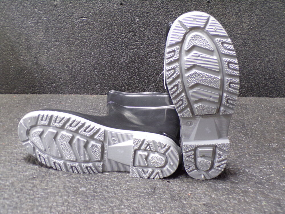 Onguard Rubber Boot, Knee, Steel Toe Type, Polyblend, PVC, Black (SQ3059880-WT23, SQ8231240-WT21)